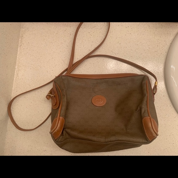 Gucci Handbags - Gucci vintage crossbody